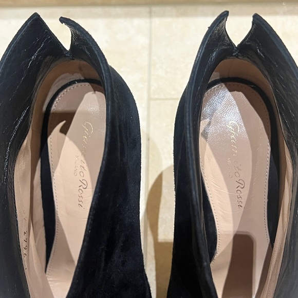 Gianvito Rossi classic black suede sexy boot bootie 40.5 *like new* - Picture 4 of 9